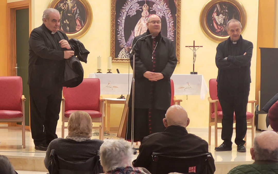 Don Francisco Cerro Chaves, arzobispo de Toledo visita la Residencia Nuestra Señora de la Caridad de Illescas.